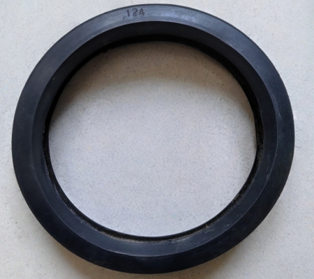            卡箍胶圈  卡箍胶圈是一种用于管道连接的密封件，通常用于固定和密封管道的连接。它由橡胶材料制成，具有良好的弹性和耐久性。卡箍胶圈的设计使其能够在管道连接处提供可靠的密封，防止液体或气体泄漏，并保持管道的连接稳固。 卡箍胶圈通常具有圆环形状，内部直径与管道外径相匹配，以确保密封紧固而不会产生泄漏。其主要功能是提供管道连接的密封性能和稳定性，确保管道系统的安全运行。卡箍胶圈广泛应用于建筑、化工、能源、环保等行业，适用于不同介质和压力条件下的管道连接。 我们的卡箍胶圈可广泛应用于管道连接、密封和固定等领域。不论是液体、气体还是粉尘介质的管道系统，我们的卡箍胶圈都能提供可靠的密封和固定作用，确保系统的稳定运行。